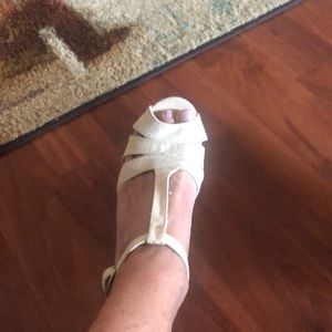 Bone cloth wedge sandals